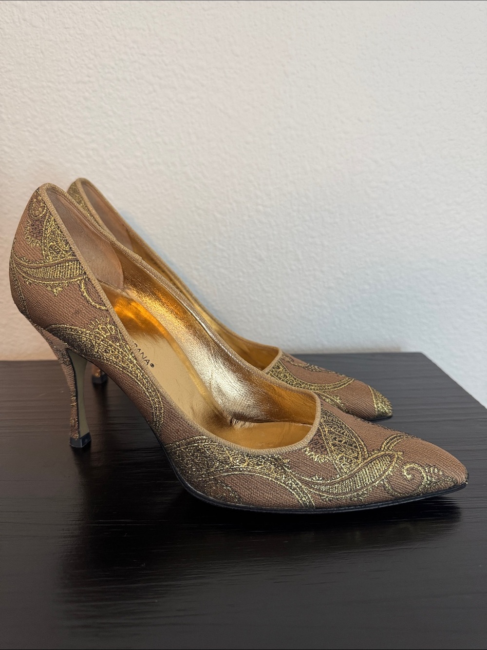 Dolce & Gabbana Brown and Gold Paisley Pointed-Toe Heels